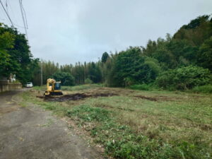 施工後：重機で伐採・整地した様子